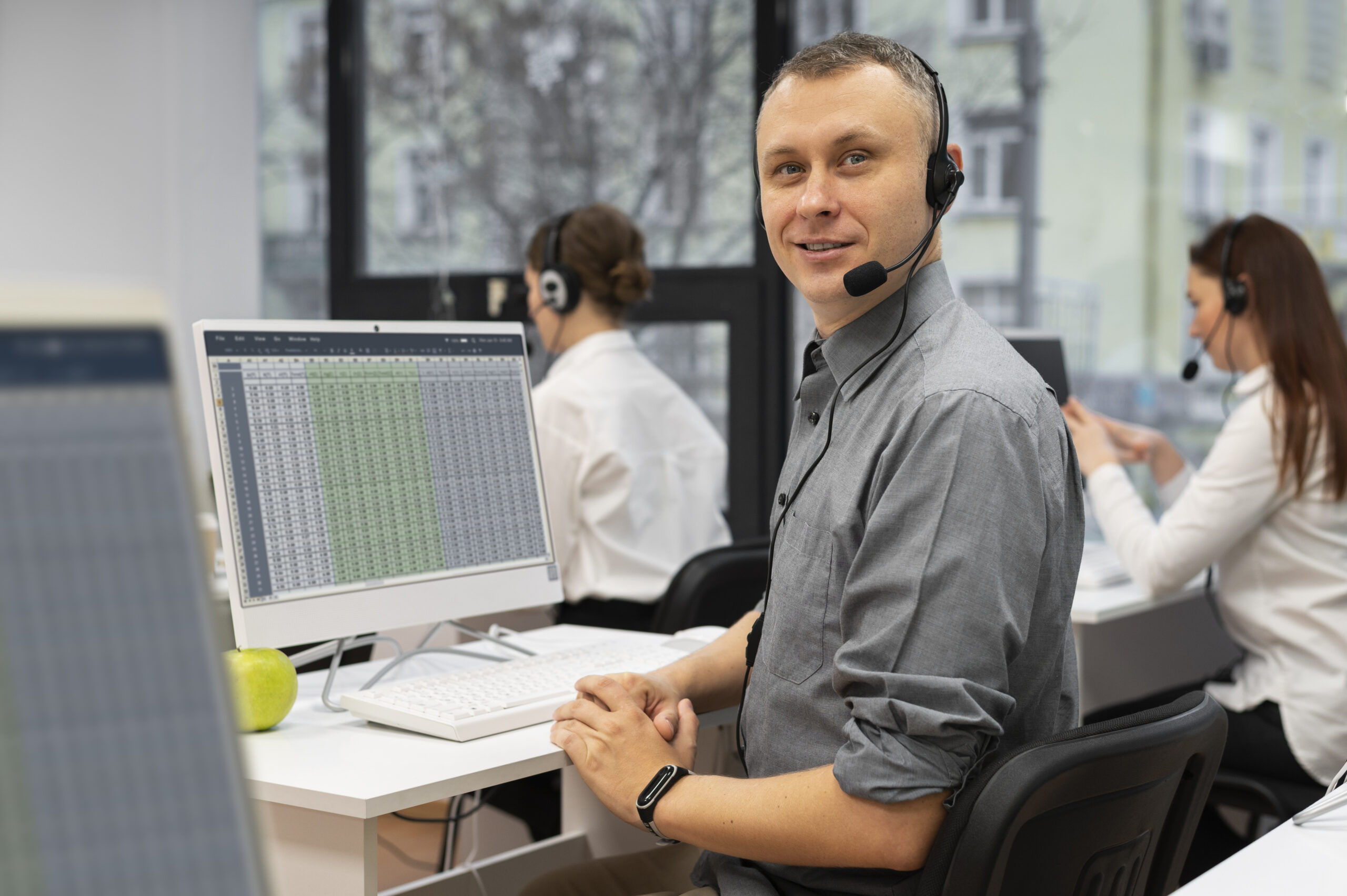 man working call center office scaled